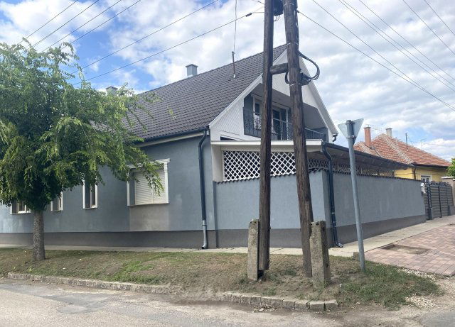 Eladó családi ház, Kiskunhalason 59.5 M Ft, 3 szobás