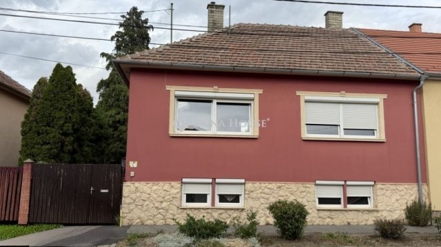 Eladó családi ház, Szombathelyen 69.5 M Ft, 4 szobás