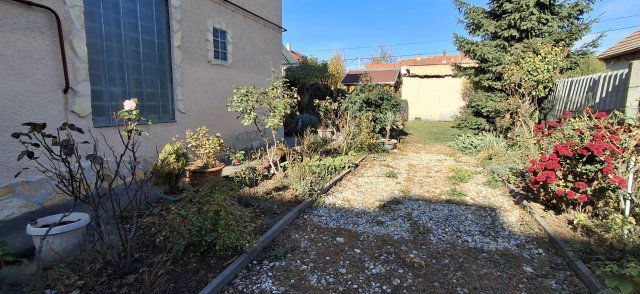 Eladó ikerház, Pécsett 64.99 M Ft, 4 szobás