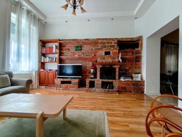 Eladó hotel, Füzesgyarmaton 42.5 M Ft, 4 szobás