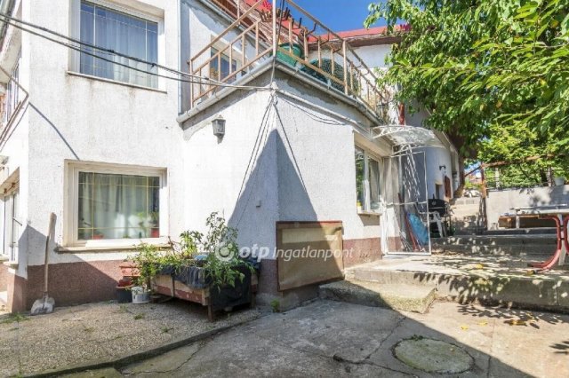 Eladó családi ház, Budakeszin 174.7 M Ft, 9 szobás
