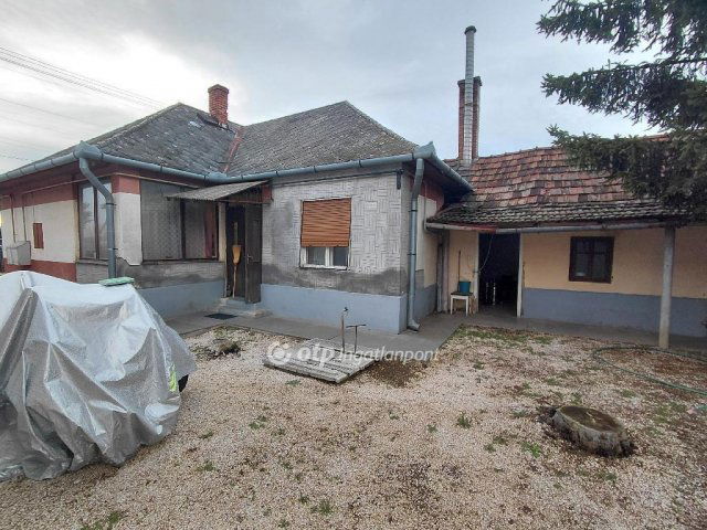 Eladó családi ház, Jászfényszarun 29 M Ft, 3 szobás