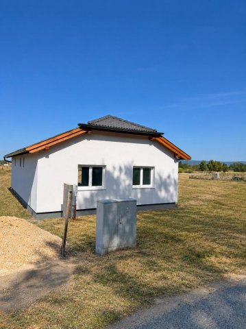 Eladó családi ház, Tatán 88 M Ft, 3 szobás