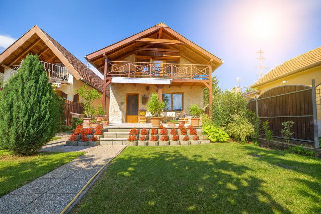 Eladó családi ház, Szigetcsépen 109.9 M Ft, 3 szobás