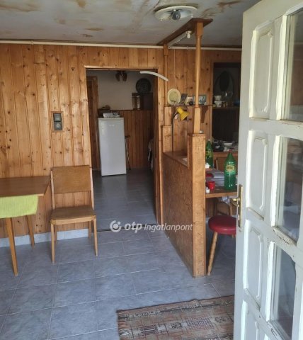 Eladó családi ház, Fülöpszálláson 12 M Ft, 2 szobás