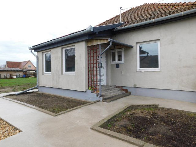 Eladó családi ház, Tápiószelén 42 M Ft, 2 szobás