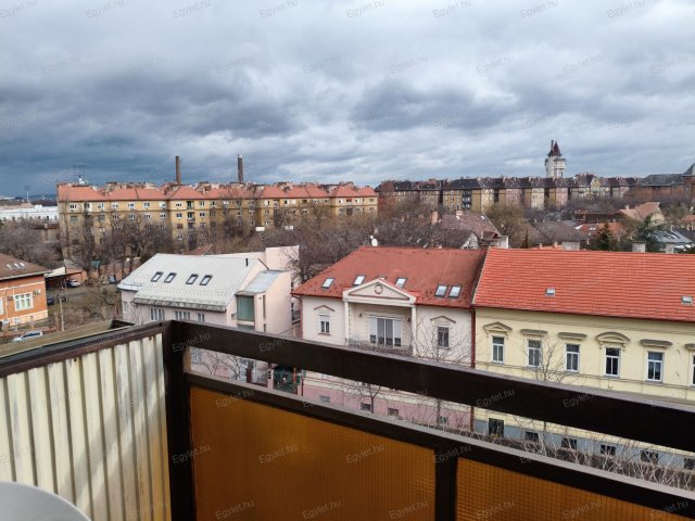 Eladó panellakás, Budapesten, VIII. kerületben 64.8 M Ft
