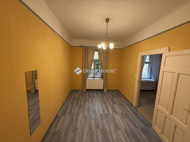 Eladó téglalakás, Budapesten, VI. kerületben 69.9 M Ft, 3 szobás