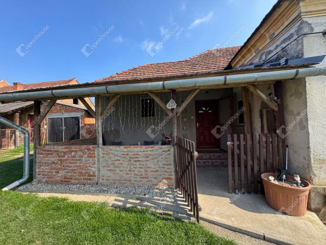 Eladó családi ház, Pórszombaton 23.5 M Ft, 3 szobás