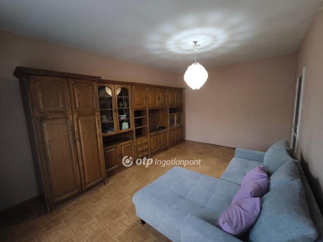 Eladó panellakás, Pécsett 35 M Ft, 1+1 szobás