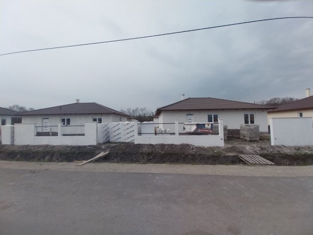 Eladó családi ház, Iszkaszentgyörgyön 80.9 M Ft, 4 szobás