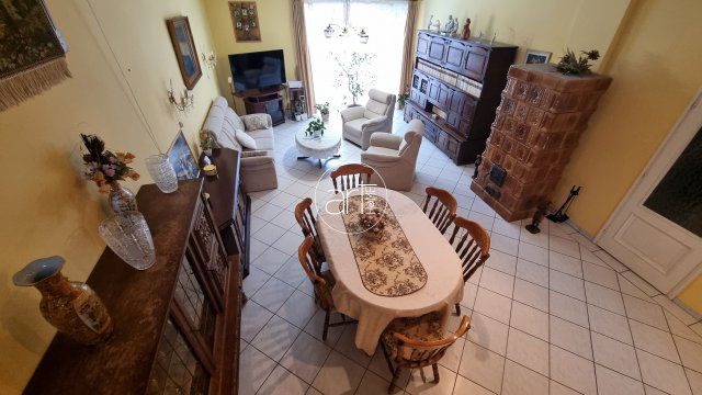 Eladó családi ház, Szegeden 154.9 M Ft, 5 szobás