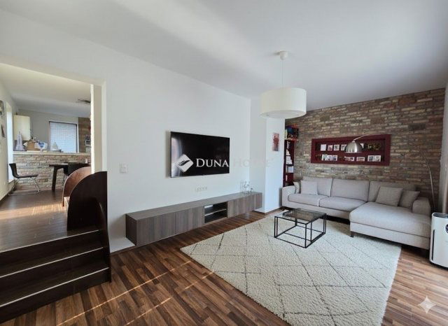 Eladó családi ház, Diósdon 179.9 M Ft, 3+2 szobás