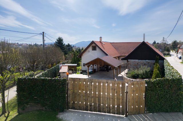 Eladó családi ház, Biatorbágyon 189 M Ft, 5 szobás