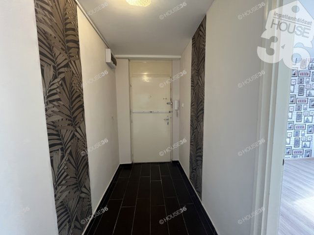 Eladó panellakás, Dunaföldváron 24.9 M Ft, 2 szobás