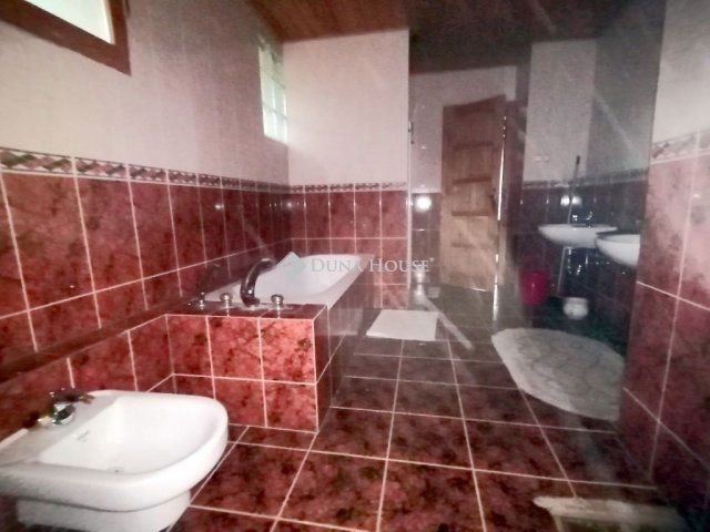 Eladó családi ház, Tökön 115 M Ft, 4 szobás