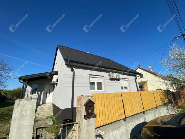 Eladó családi ház, Győrött 60 M Ft, 3 szobás