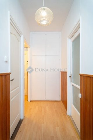 Eladó téglalakás, Sopronban 57 M Ft, 2 szobás