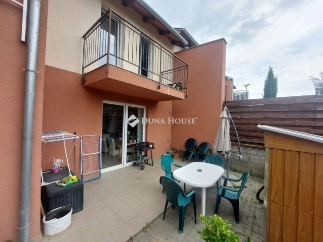 Eladó sorház, Pécelen 93 M Ft, 1+4 szobás / költözzbe.hu