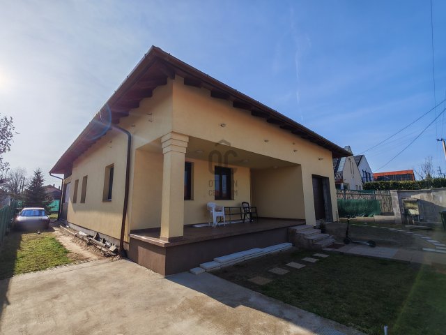 Eladó családi ház, Nagytarcsán 207.9 M Ft, 7 szobás