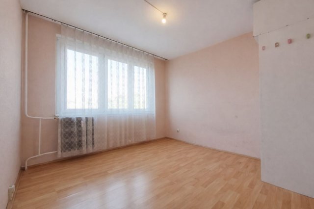 Eladó panellakás, Székesfehérvárott 61.9 M Ft, 3 szobás