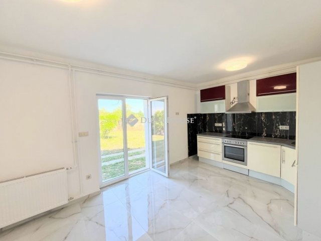 Eladó családi ház, Katafán 64.9 M Ft, 7 szobás