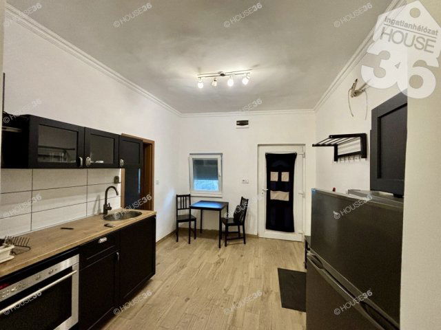 Eladó téglalakás, Kiskunfélegyházán 27.9 M Ft, 1 szobás