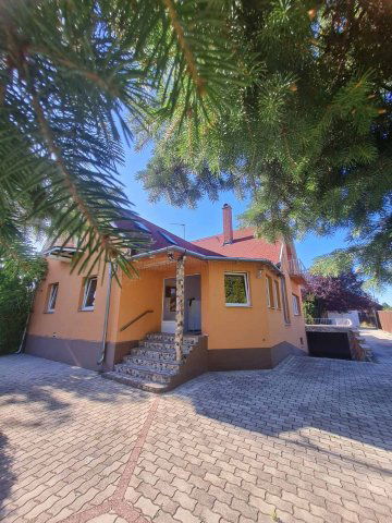 Eladó családi ház, Gödön 139 M Ft, 6 szobás