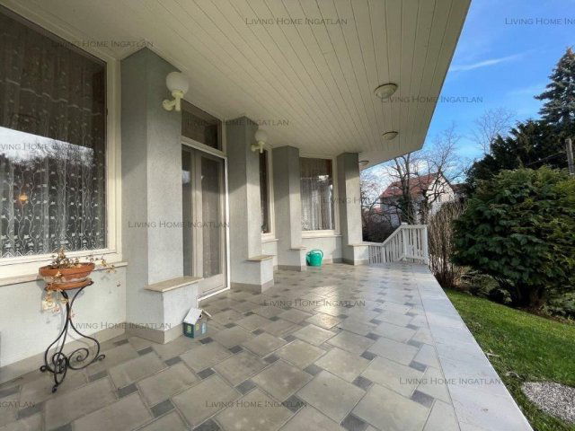 Eladó családi ház, Solymáron 209.9 M Ft, 6+2 szobás