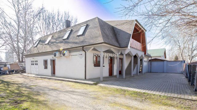 Eladó családi ház, Siófokon 135 M Ft, 4 szobás