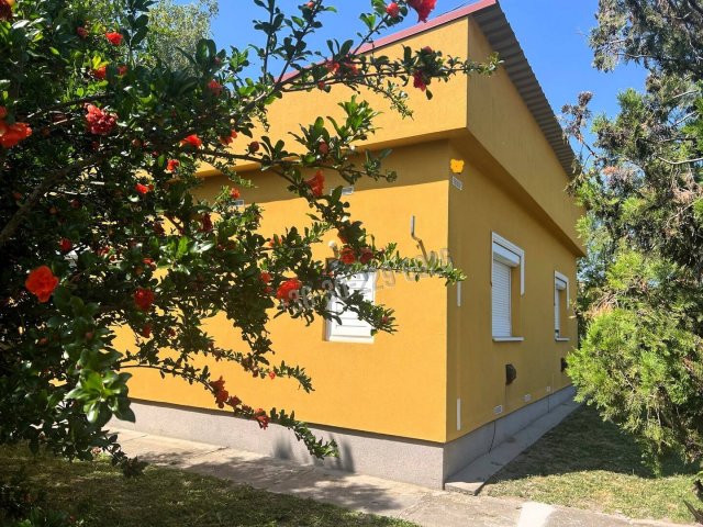 Eladó családi ház, Szigetszentmártonban 64.9 M Ft, 2 szobás