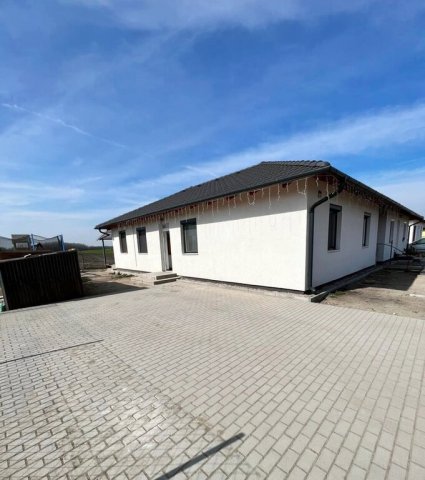 Eladó ikerház, Taksonyon 95 M Ft, 4 szobás / költözzbe.hu