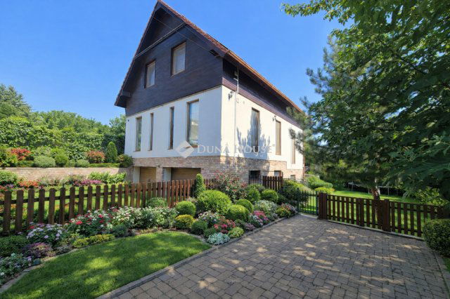 Eladó családi ház, Diósdon 179.9 M Ft, 3+2 szobás