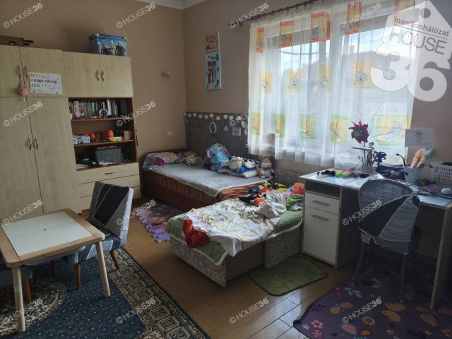 Eladó családi ház, Nagykőrösön 64.5 M Ft, 3 szobás