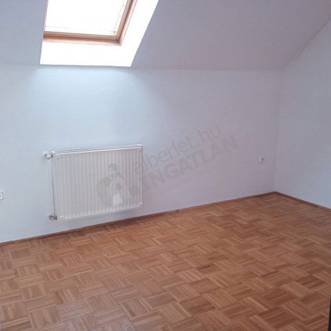 Kiadó téglalakás, albérlet, XVI. kerületben, Rákosi úton