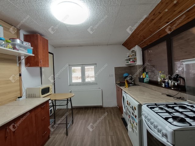 Eladó családi ház, Sopronban 105 M Ft, 8 szobás