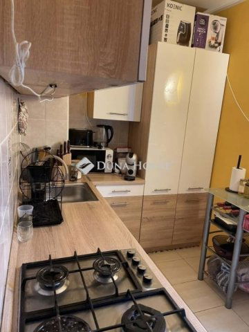 Eladó panellakás, Pécsett 54.99 M Ft, 2 szobás