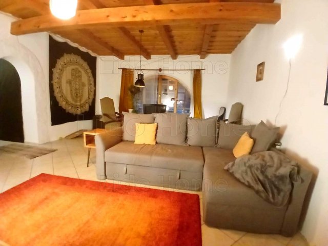 Eladó családi ház, Pápateszéren 32.5 M Ft, 2 szobás