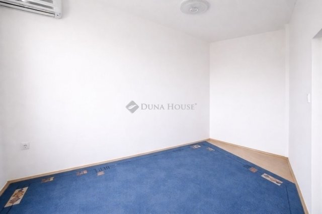 Eladó téglalakás, Pécelen 42.5 M Ft, 2 szobás