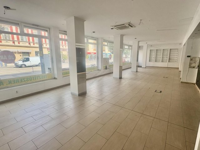 Kiadó iroda, Hódmezővásárhelyen, Andrássy úton 640 E Ft / hó