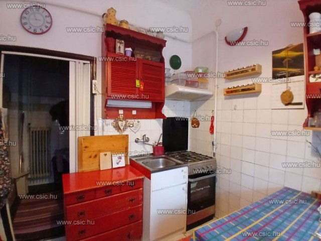 Eladó családi ház, Pilisborosjenőn 89.9 M Ft, 3 szobás