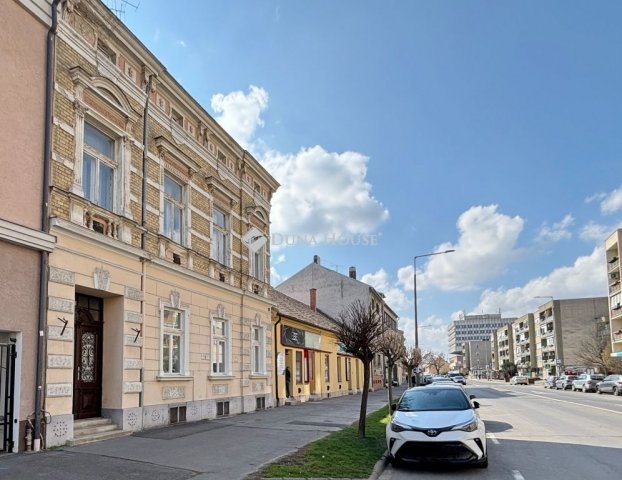 Eladó téglalakás, Szombathelyen 69.9 M Ft, 4 szobás