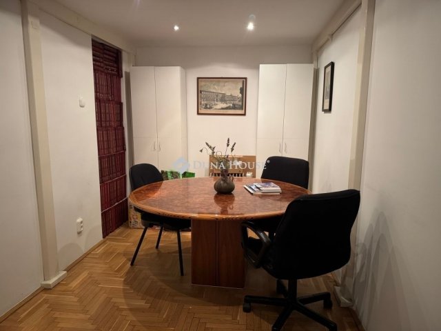 Eladó téglalakás, Budapesten, V. kerületben 185 M Ft, 4 szobás