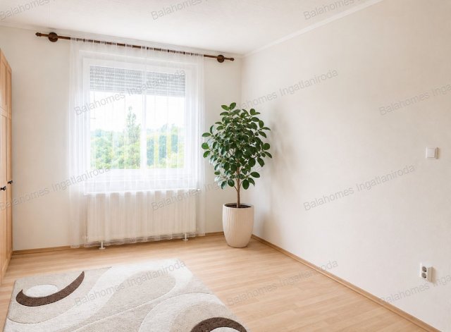 Eladó panellakás, Siófokon 39.9 M Ft, 2 szobás