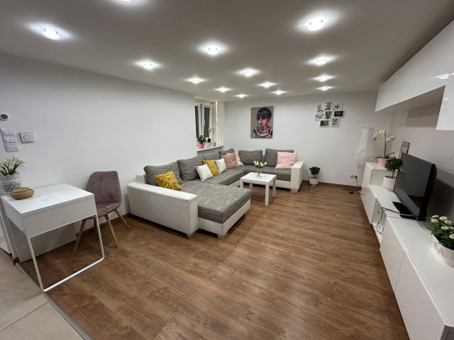 Kiadó téglalakás, albérlet, V. kerületben, Henszlmann Imre utcában