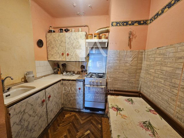 Eladó téglalakás, Szolnokon 25.4 M Ft, 1+2 szobás