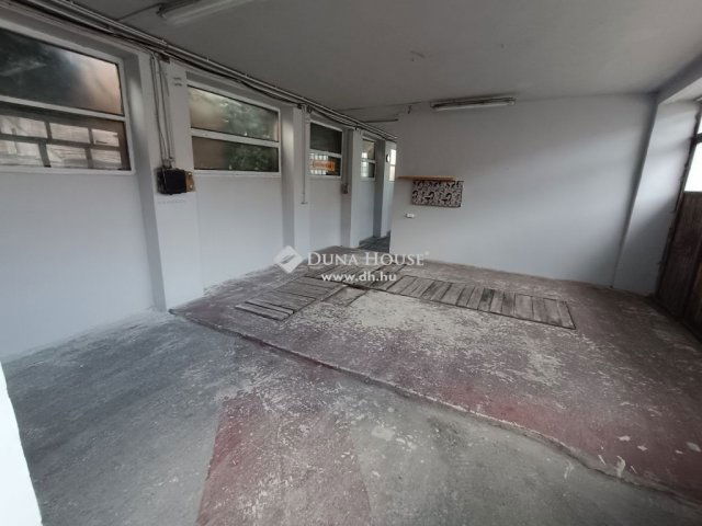 Kiadó ipari ingatlan, Budakalászon 390 E Ft / hó