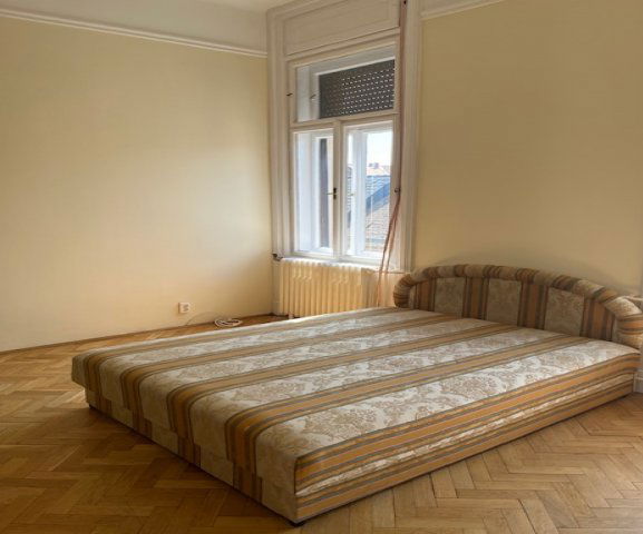 Kiadó téglalakás, albérlet, Debrecenben 380 E Ft / hó, 3 szobás