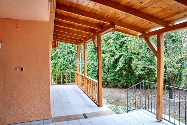 Eladó családi ház, Pécsett 119 M Ft, 4 szobás