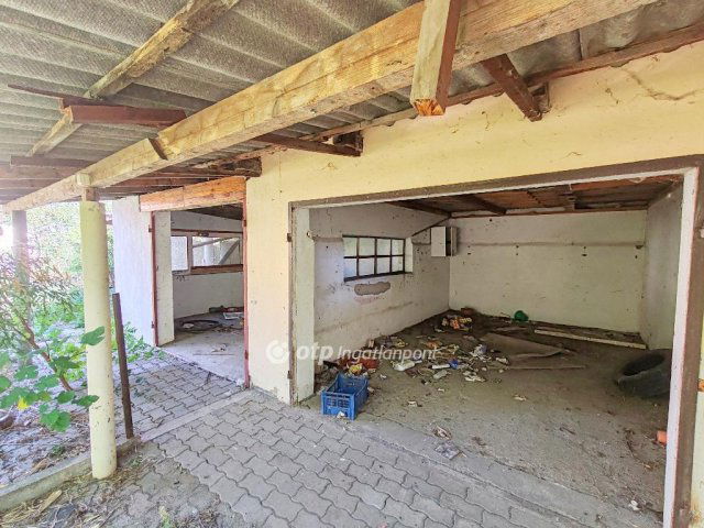 Eladó családi ház, Jászladányon 6.5 M Ft, 2 szobás